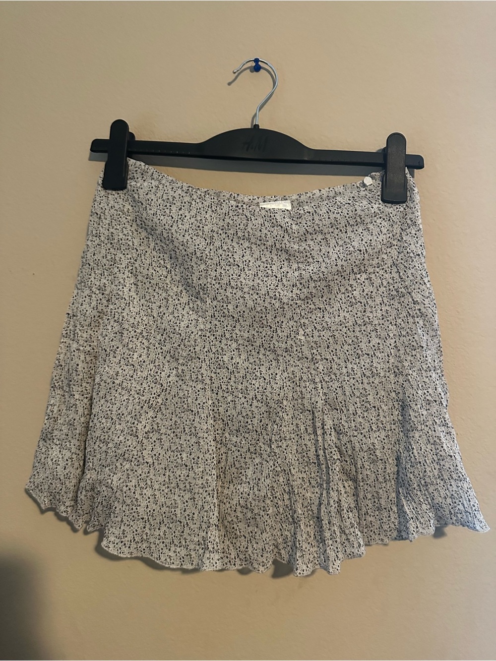 H&M Black and White Floral Skater Skirt